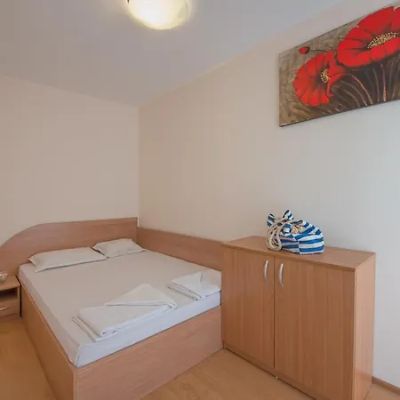 Pmg Laguna Apartmanhotel Napospart