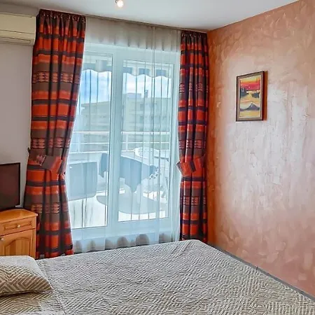 Pmg Laguna Aparthotel