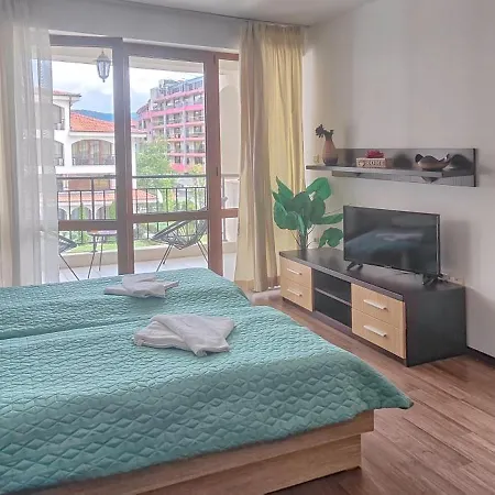Pmg Laguna Aparthotel 3*