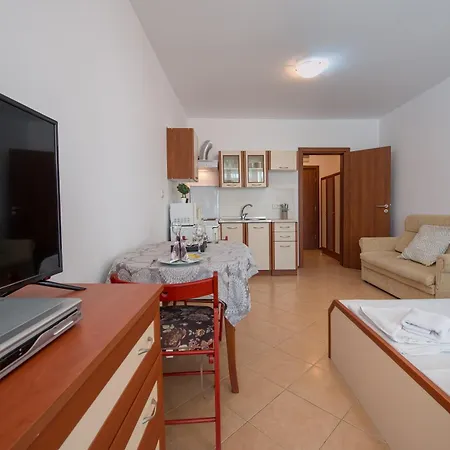 Aparthotel Pmg Laguna